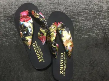 꽃무늬 일본 나막신