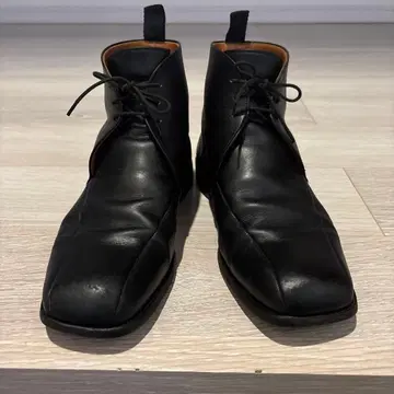 폴 스미스의 부츠입니다.