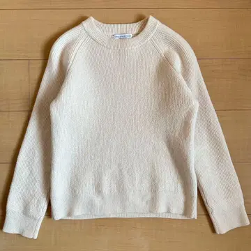 새상품급 모 100% 어반 리서치 아이보리 니트 스웨터