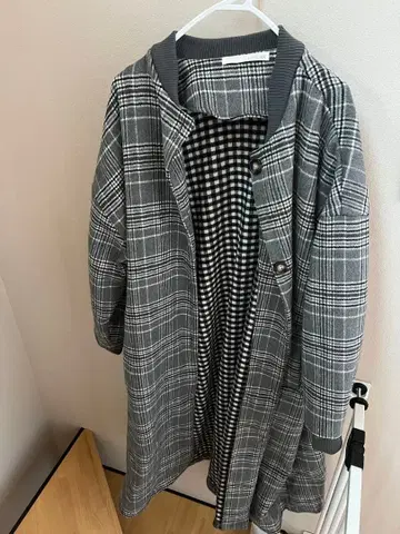 LUPILIEN 체크 무늬 롱 코트 그레이