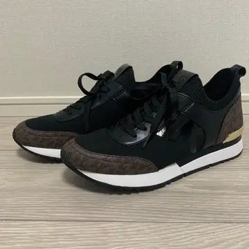 새상품급 MICHAEL KORS 니트 스니커즈 23.5-24cm