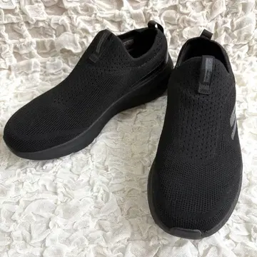 스케쳐스 슬립온 GOGA MAT 통굽 블랙 23cm