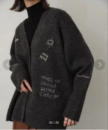 SENSE OF PLACE 자수 V넥 가디건