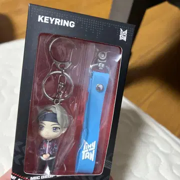 TinyTAN MIC Drop 키링