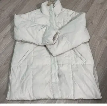 다운 코트 화이트 스탠드 카라