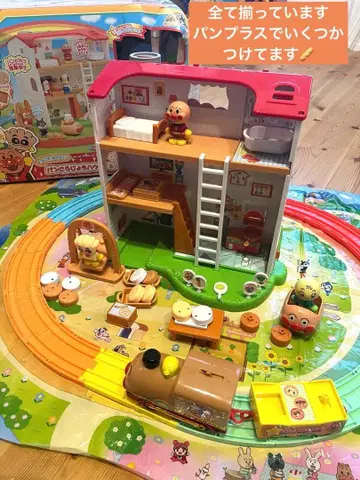 호빵맨 빵 공장 하우스&레일 세트 DX