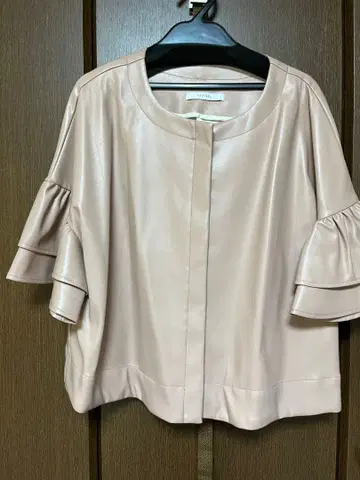 FENNEL 노카라 자켓 핑크 프릴 소매