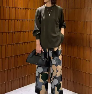 투모로우랜드 울 백 슬릿 풀오버 2024AW