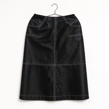 무릎 기장 스커트 블랙 모드 / AKANE UTSUNOMIYA