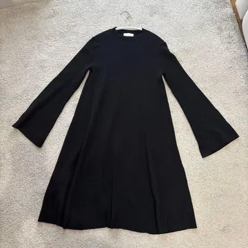 유나이티드 애로우즈 블랙 니트 원피스 리브 벨 슬리브