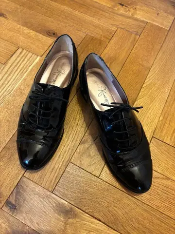 긴자 카네마츠 에나멜 로퍼 패턴트 레더 스트레이트 팁 블랙