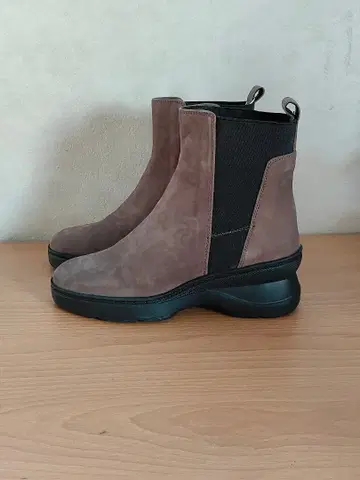 미사용 새상품 GEOX [ 사이드 고어 부츠 ] 스웨이드 웨지솔