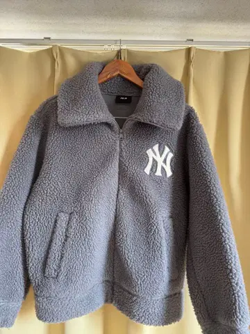 초레어 [ MLB KOREA ] 뉴욕 양키스 보아 자켓 그레이