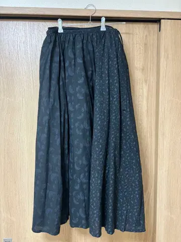 파드칼레 랜덤 패턴 플레어 스커트