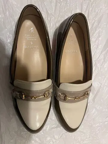 로퍼 화이트 브라운