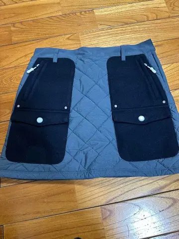 [ 새상품급 ] adidas 충전솜 퀼팅 스커트 M 그레이 방한 울