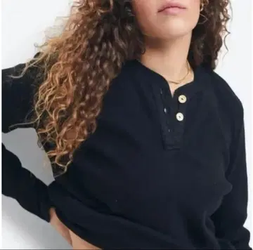 Mate The Label 와플 헨리 상의 블랙 론 헤르만