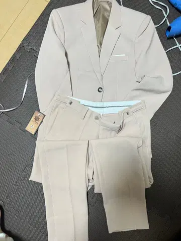 베이지 싱글 브레스 캐주얼 수트