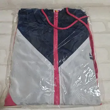 모모이로 클로버 Z 클래식 윈드 브레이커 사사키 아야카 핑크 XL