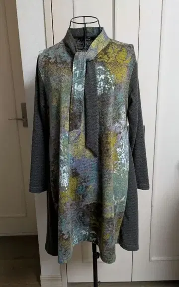 리본 포함 꽃무늬 긴팔 튜닉 원피스 핸드메이드