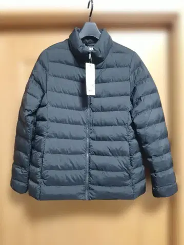 유니클로 퍼프 테크 자켓 여성용 블랙