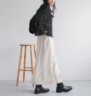 LOWRYSFARM 새틴 플레어 스커트