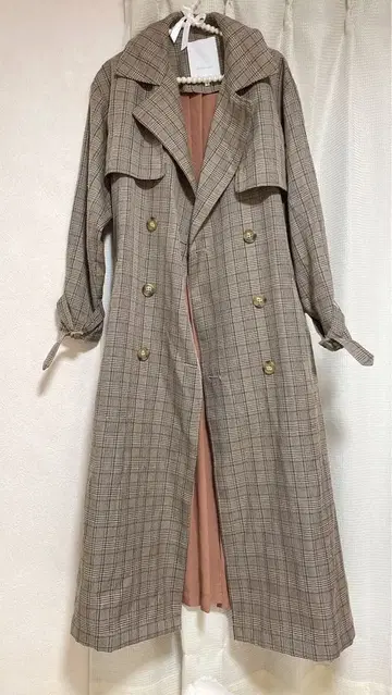 머큐리 듀오 체크 무늬 롱 트렌치코트 백 플리츠