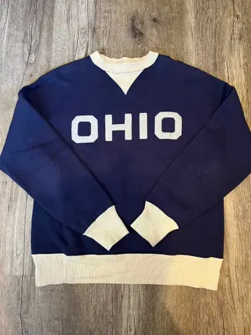 웨어하우스 양V 맨투맨 OHIO