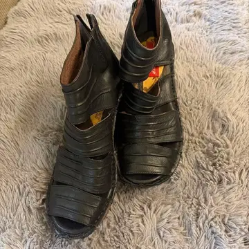 히나! 가죽 오픈토 샌들 블랙