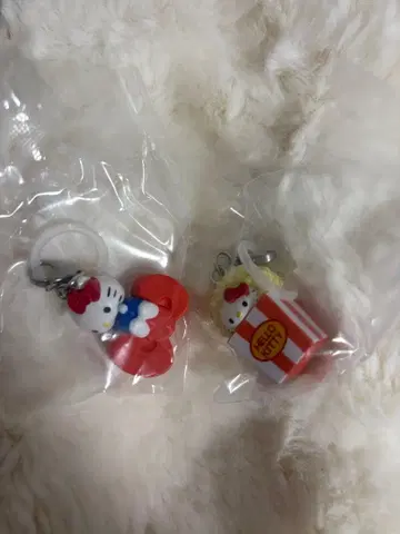 헬로키티 아메리칸 디자인 메지루시 액세서리