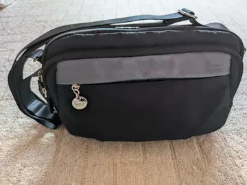 카나나 나일론 블랙 숄더백 중형