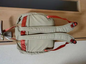 카나나 베이지 나일론 백팩 빨간색 스트랩