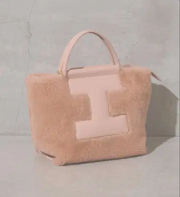 솔베 S 몬톤/루가 이아쿠치 무스탕 핑크