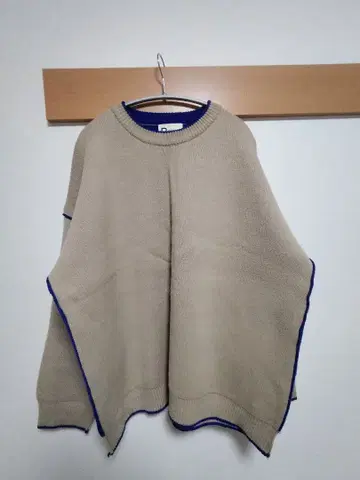 BLUE BUCKET 사이드 스티치 니트 베이지