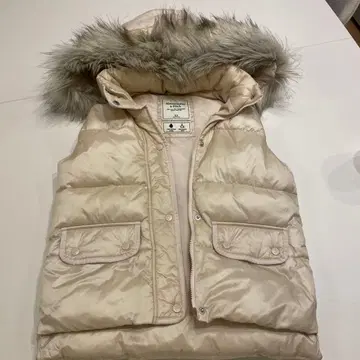 새상품급 Abercrombie&Fitch 다운 베스트