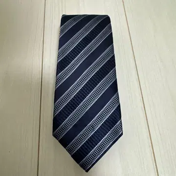 에르메네질도 제냐 넥타이 네이비 스트라이프