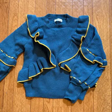 파란 프릴 니트