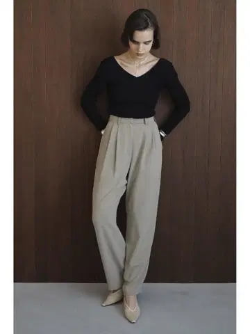 [ CLANE ] 베이직 테이퍼드 팬츠 베이지