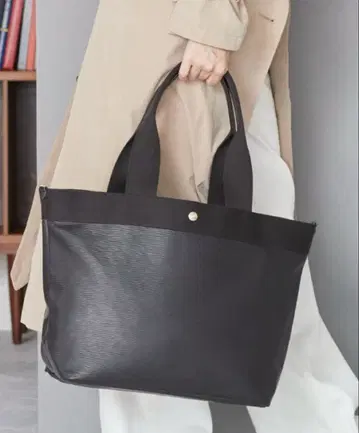 블랙 A4 토트백 합성 피혁