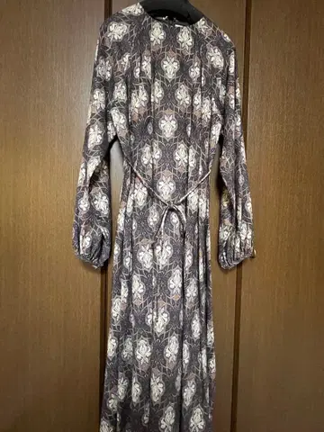 레트로 올 패턴 벌룬 슬리브 원피스