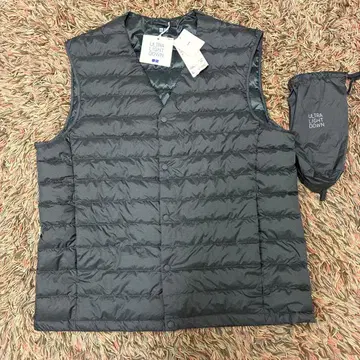 [ NEW ] UNIQLO 울트라 라이트 다운 베스트 L