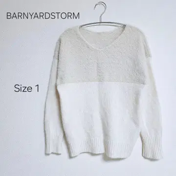 BARNYARDSTORM 화이트 V넥 스웨터 부드러운