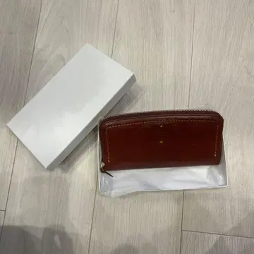 Dakota 가죽 장지갑 지퍼 포함 빨간색 박스 포함