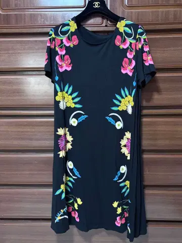 DESIGUAL 데시구알 꽃 패턴 비쥬 원피스