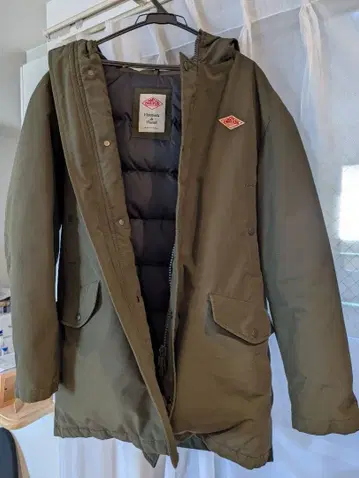 단톤 사이즈 42 후드 부착 다운 자켓