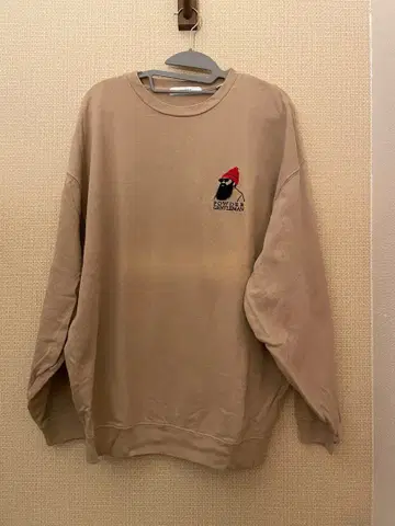 INHERIT 베이지 맨투맨