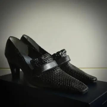 블랙 뜨개질 가죽 펌프스 중간 힐