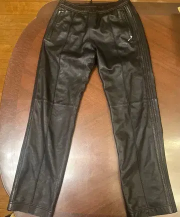 빔즈beams 양가죽 롱팬츠 블랙 S사이즈