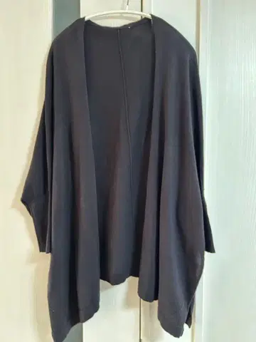 비어즐리 블랙 칠부 소매 가디건