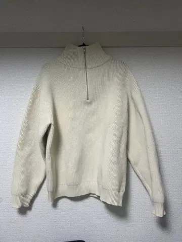 하프 지퍼 니트